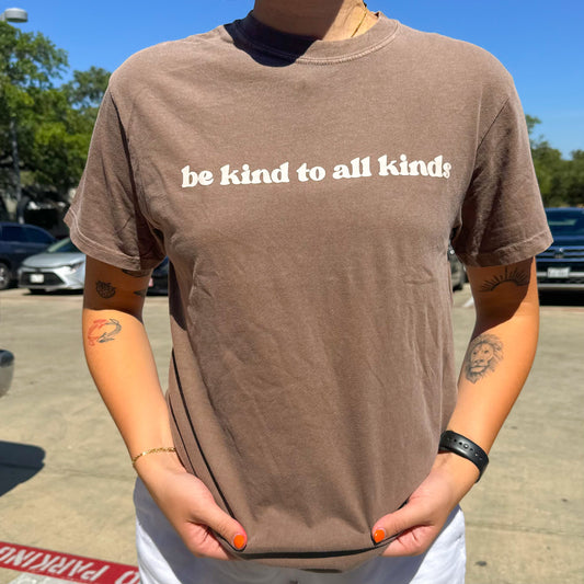 Be kind to all kinds T-shirt - Brown