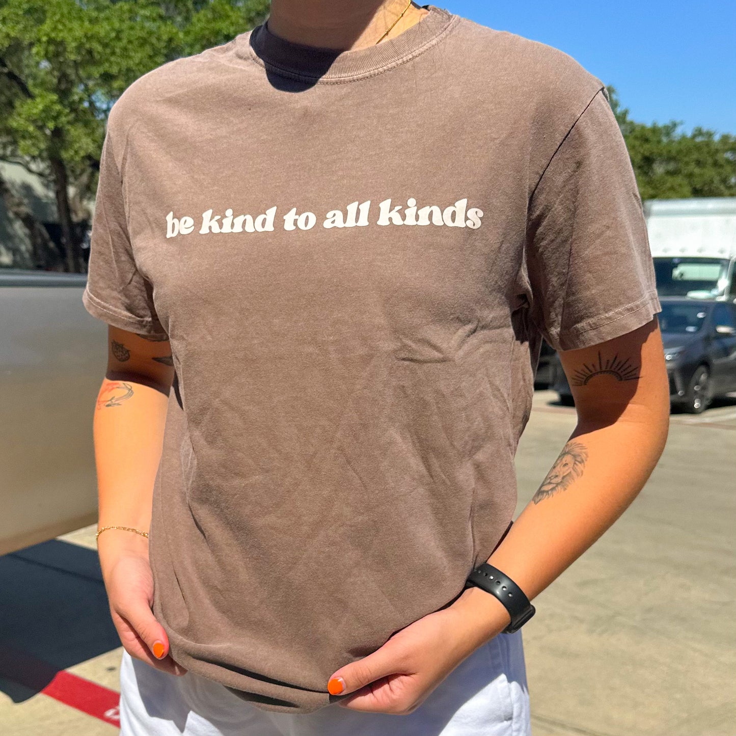 Be kind to all kinds T-shirt - Brown