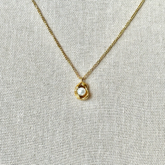 Oyster with Pearl Necklace